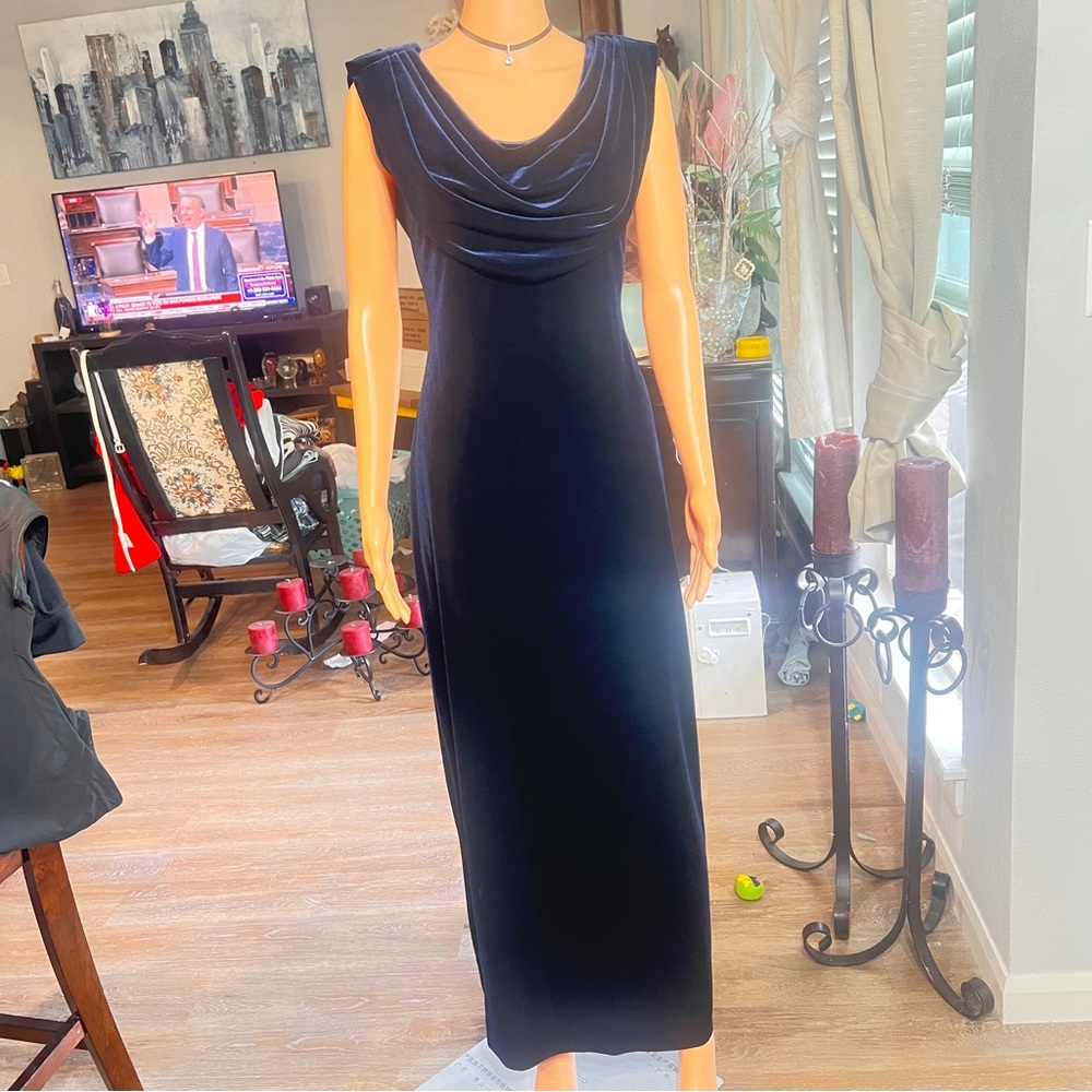 Elegant Blue Velvet Evening Dress